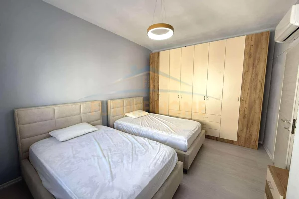 Shtepi me qera Apartament ne Tirane, 2+1, Mobilimi E mobiluar, Pagesa 700  Euro.