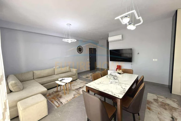 Shtepi me qera Apartament ne Tirane, 2+1, Mobilimi E mobiluar, Pagesa 700  Euro.