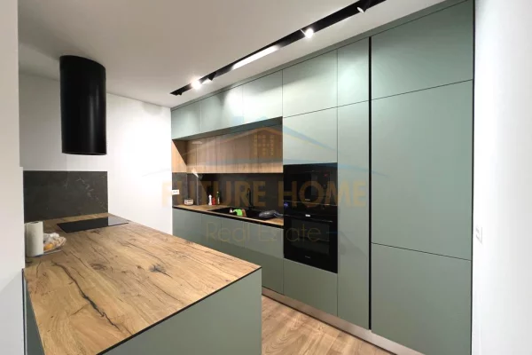 Appartamento in vendita a Tirana 2+1, Arredato