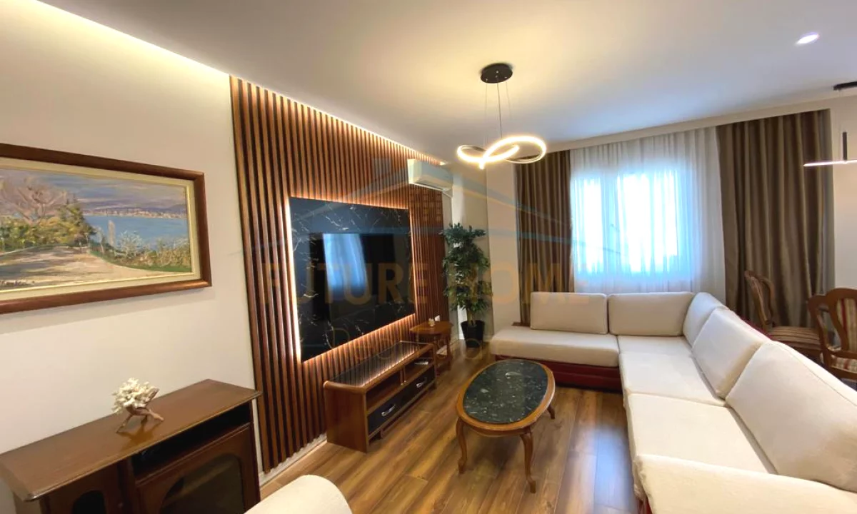 Shtepi me qera Apartament ne Tirane, 2+1, Mobilimi E mobiluar, Pagesa 880  Euro.