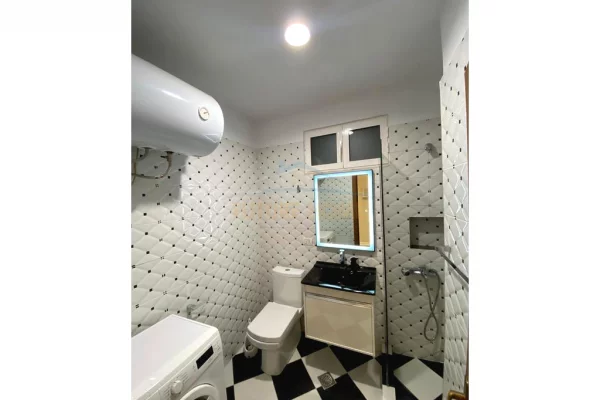 Shtepi me qera Apartament ne Tirane, 2+1, Mobilimi E mobiluar, Pagesa 880  Euro.