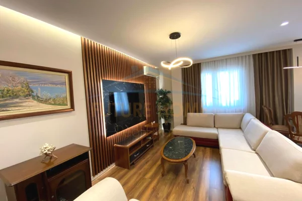 Qera , Apartament 2+1+2 , Rruga Mine Peza , Tirane UNA58980 
