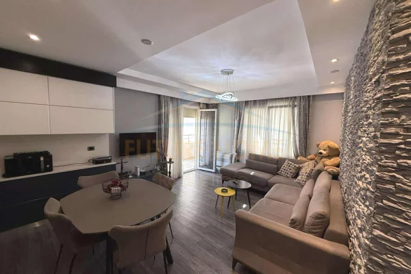 Shtepi me qera Apartament ne Tirane, 2+1, Mobilimi E mobiluar, Pagesa 650  Euro.