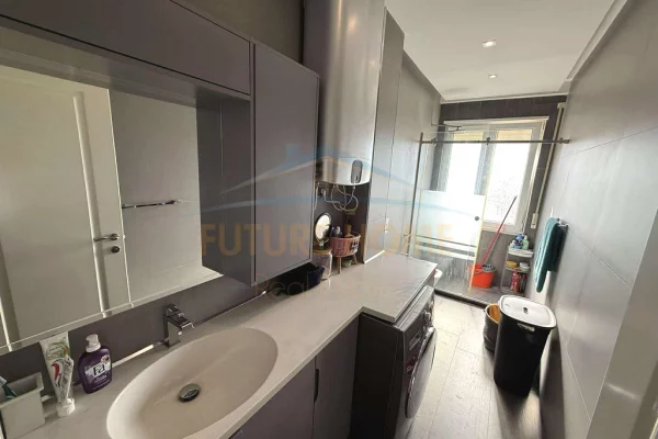 Shtepi me qera Apartament ne Tirane, 2+1, Mobilimi E mobiluar, Pagesa 650  Euro.