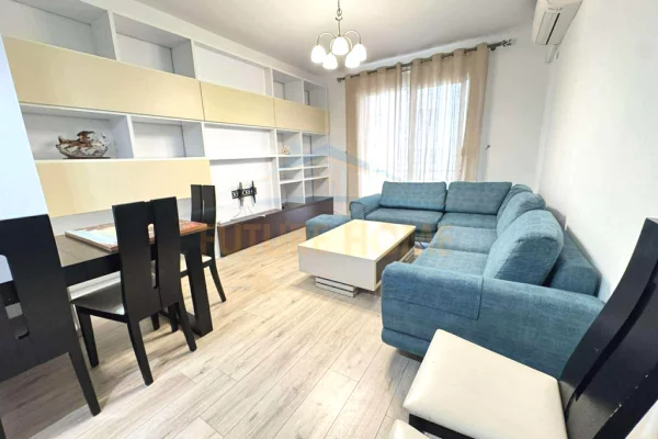 Shtepi me qera Apartament ne Tirane, 2+1, Mobilimi E mobiluar, Pagesa 550  Euro.