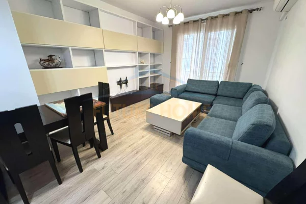 Shtepi me qera Apartament ne Tirane, 2+1, Mobilimi E mobiluar, Pagesa 550  Euro.