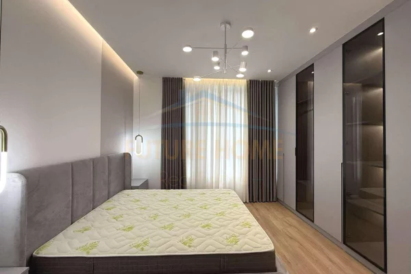 Shtepi me qera Apartament ne Tirane, 2+1, Mobilimi E mobiluar, Pagesa 900  Euro.