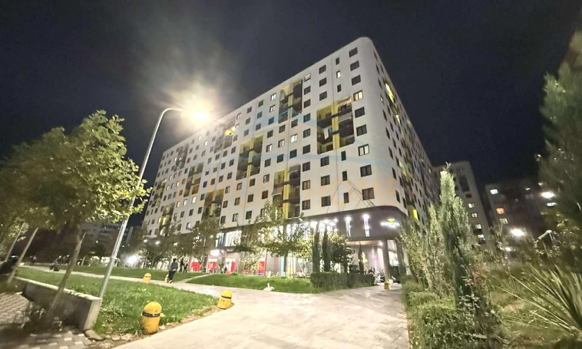 Shitet, Biznesi, Yzberisht , Tirane. UNA59343