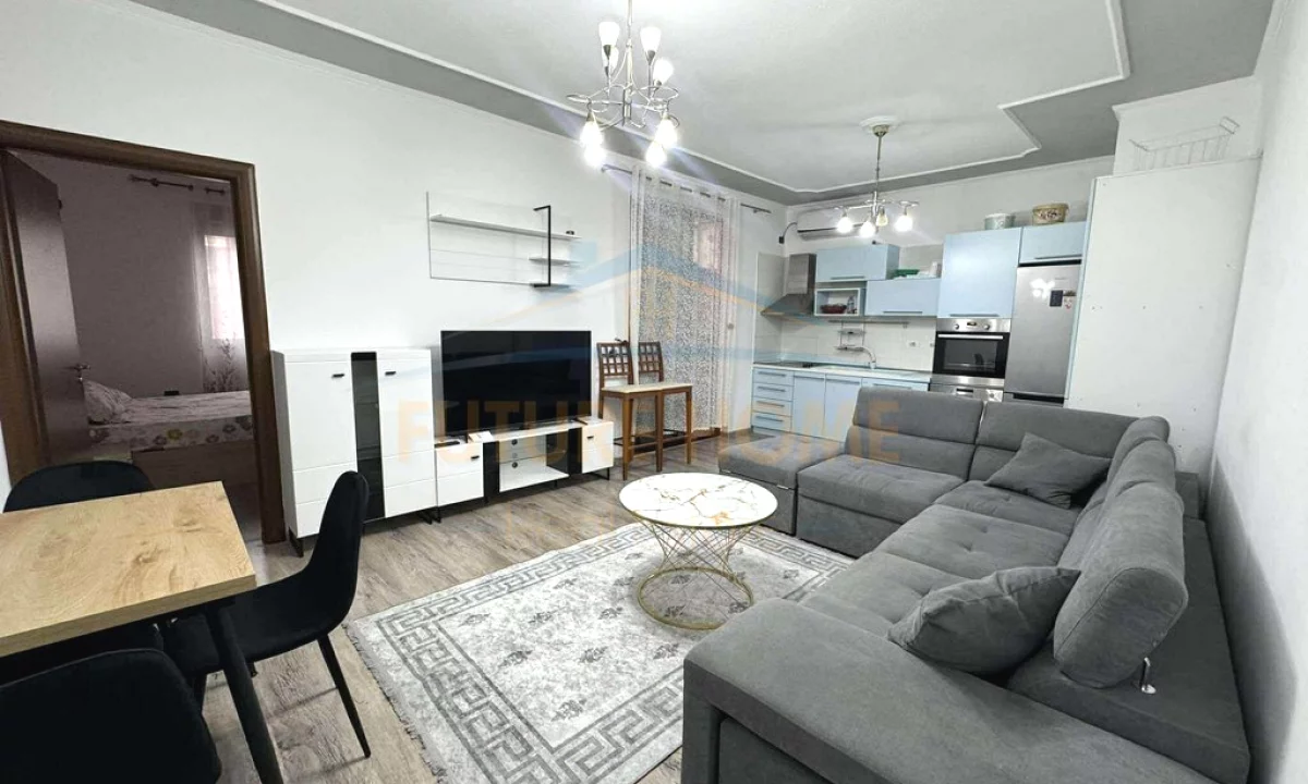 Shtepi me qera Apartament ne Tirane, 2+1, Mobilimi E mobiluar, Pagesa 500  Euro.