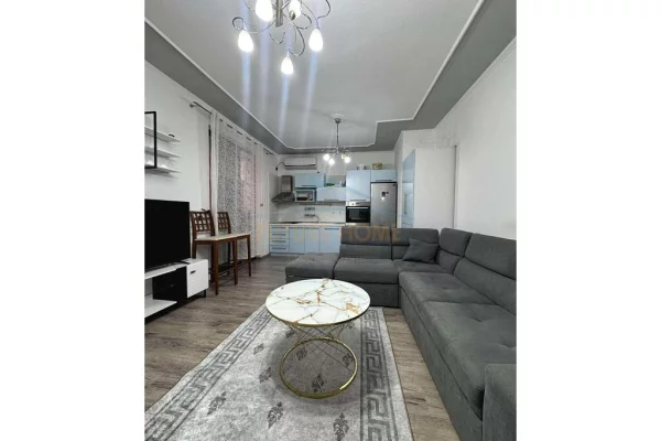 Shtepi me qera Apartament ne Tirane, 2+1, Mobilimi E mobiluar, Pagesa 500  Euro.