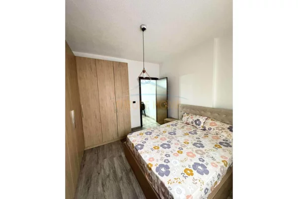 Shtepi me qera Apartament ne Tirane, 2+1, Mobilimi E mobiluar, Pagesa 500  Euro.
