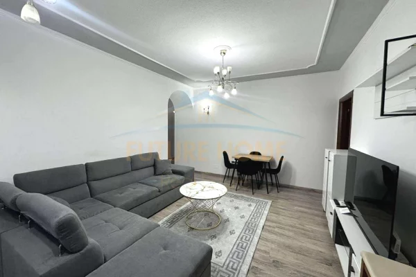 Shtepi me qera Apartament ne Tirane, 2+1, Mobilimi E mobiluar, Pagesa 500  Euro.