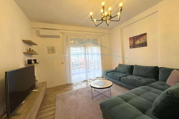 Shtepi me qera Apartament ne Tirane, 2+1, Mobilimi E mobiluar, Pagesa 550  Euro.