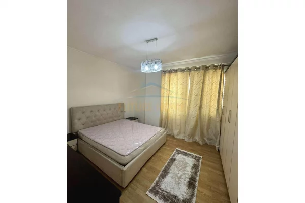 Shtepi me qera Apartament ne Tirane, 2+1, Mobilimi E mobiluar, Pagesa 600  Euro.