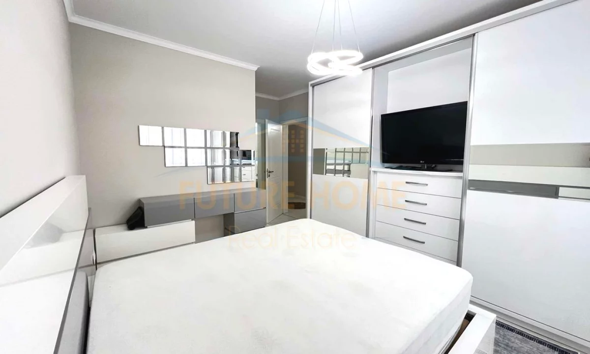 Appartamento in vendita a Tirana 2+1, Arredato