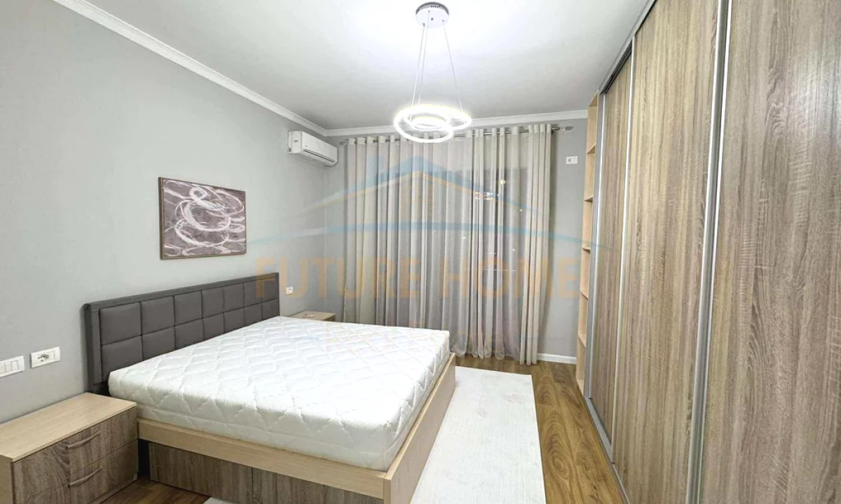 Shtepi ne shitje Apartament ne Tirane, 2+1, Mobilimi E mobiluar, Pagesa 143,000  Euro.