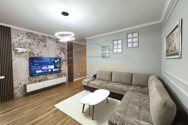 Shtepi ne shitje Apartament ne Tirane, 2+1, Mobilimi E mobiluar, Pagesa 143,000  Euro.