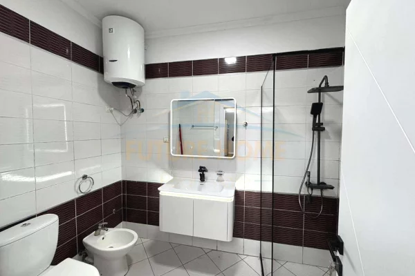 Shtepi ne shitje Apartament ne Tirane, 2+1, Mobilimi E mobiluar, Pagesa 143,000  Euro.