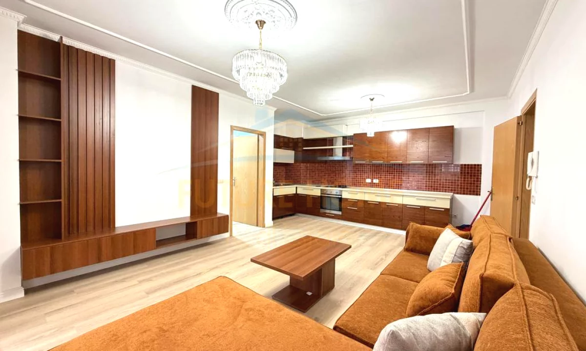 Shtepi ne shitje Apartament ne Tirane, 2+1, Mobilimi E mobiluar, Pagesa 163,000  Euro.