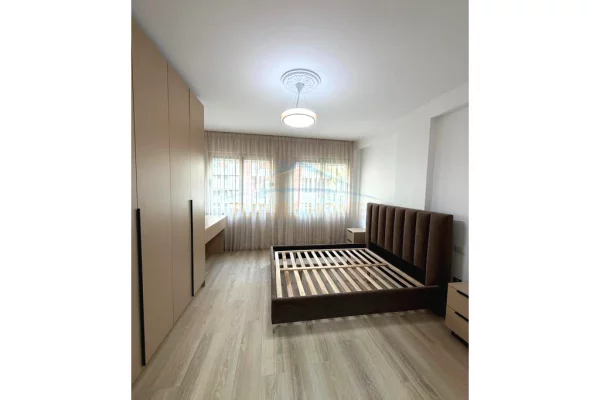Shtepi ne shitje Apartament ne Tirane, 2+1, Mobilimi E mobiluar, Pagesa 163,000  Euro.