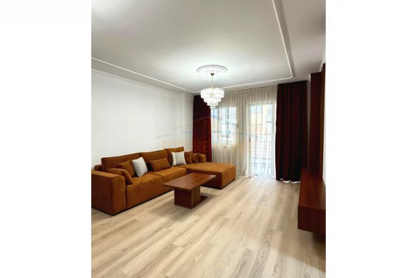 Shtepi ne shitje Apartament ne Tirane, 2+1, Mobilimi E mobiluar, Pagesa 163,000  Euro.