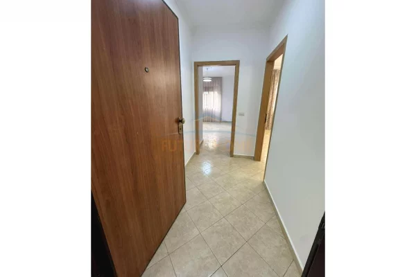 Shitet , Apartament 2+1+2 te “Lin” Yzberisht , Tirane  UNA59743