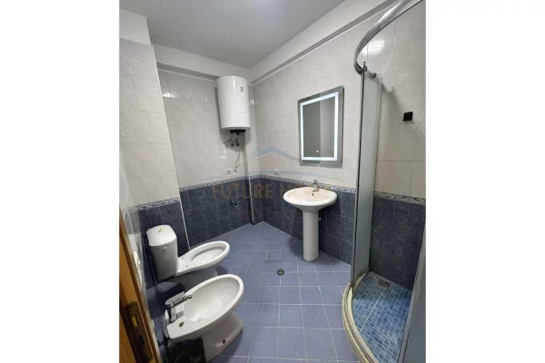 Shtepi ne shitje Apartament ne Tirane, 2+1, Mobilimi E mobiluar, Pagesa 155,000  Euro.