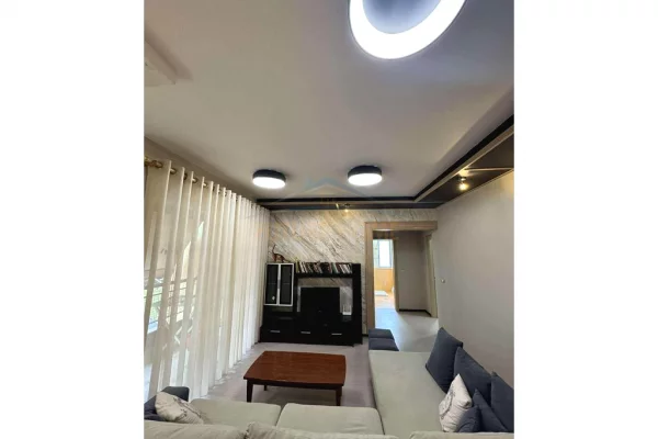 Shtepi me qera Apartament ne Tirane, 2+1, Mobilimi E mobiluar, Pagesa 550  Euro.