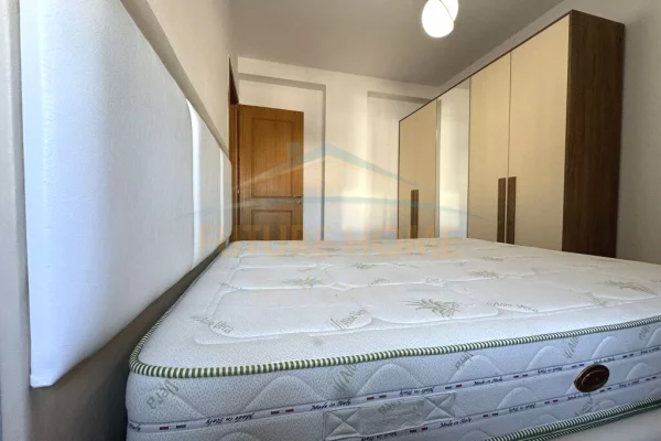 Shtepi me qera Apartament ne Tirane, 2+1, Mobilimi E mobiluar, Pagesa 570  Euro.