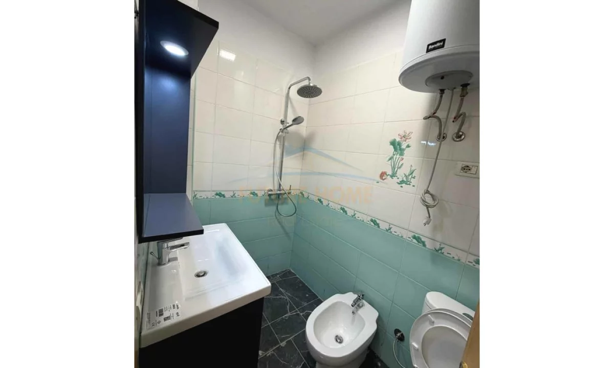 Appartamento in vendita a Tirana 2+1, Arredato