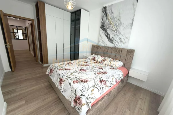 Appartamento in vendita a Tirana 2+1, Arredato