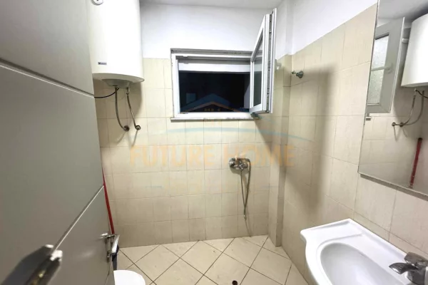 Shtepi me qera Apartament ne Tirane, 2+1, Mobilimi E mobiluar, Pagesa 450  Euro.