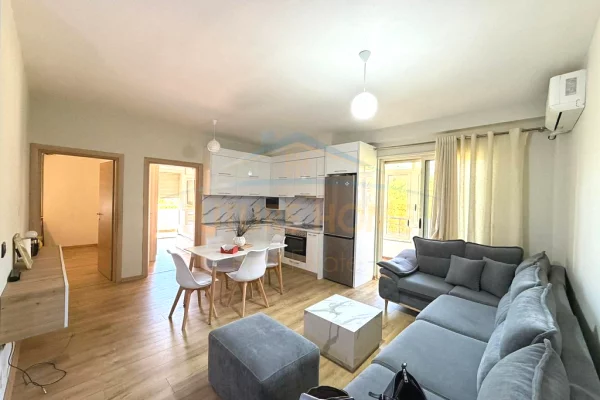 Shtepi me qera Apartament ne Tirane, 2+1, Mobilimi E mobiluar, Pagesa 400  Euro.