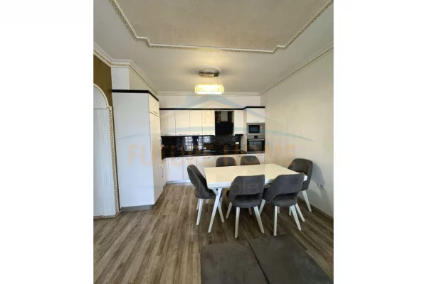 Shtepi me qera Apartament ne Tirane, 2+1, Mobilimi E mobiluar, Pagesa 650  Euro.