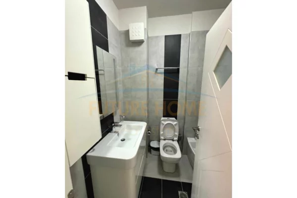 Shtepi me qera Apartament ne Tirane, 2+1, Mobilimi E mobiluar, Pagesa 900  Euro.