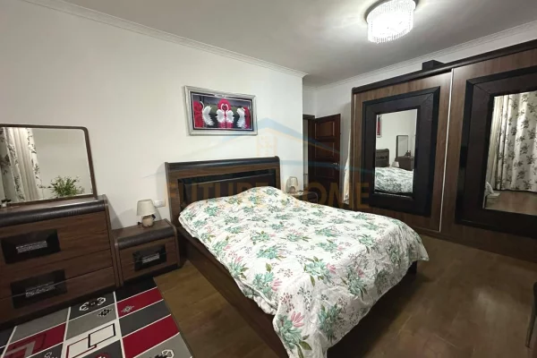 Shtepi me qera Apartament ne Tirane, 2+1, Mobilimi E mobiluar, Pagesa 550  Euro.
