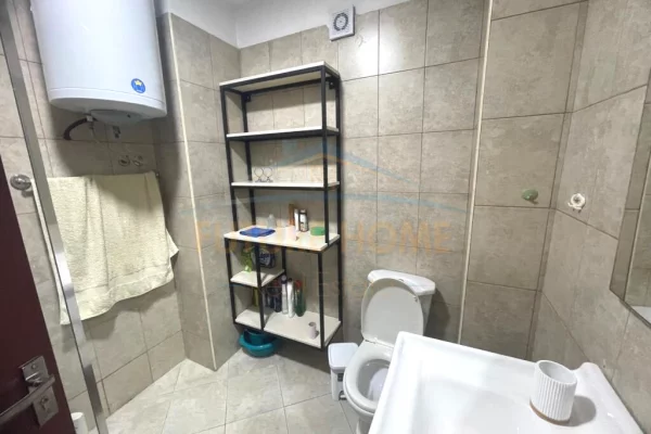 Shtepi me qera Apartament ne Tirane, 2+1, Mobilimi E mobiluar, Pagesa 500  Euro.