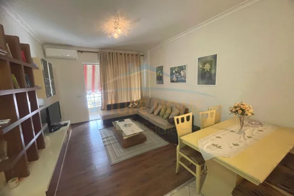 Shtepi me qera Apartament ne Tirane, 2+1, Mobilimi E mobiluar, Pagesa 500  Euro.