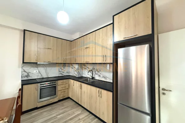 Shtepi me qera Apartament ne Tirane, 2+1, Mobilimi E mobiluar, Pagesa 570  Euro.