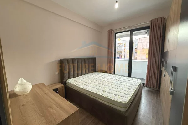 Shtepi me qera Apartament ne Tirane, 2+1, Mobilimi E mobiluar, Pagesa 570  Euro.