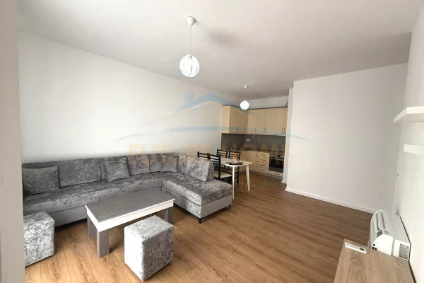 Shtepi me qera Apartament ne Tirane, 2+1, Mobilimi E mobiluar, Pagesa 450  Euro.