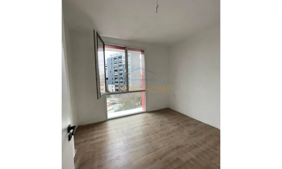 Shtepi ne shitje Apartament ne Tirane, 1+1, Mobilimi E mobiluar, Pagesa 105,000  Euro.