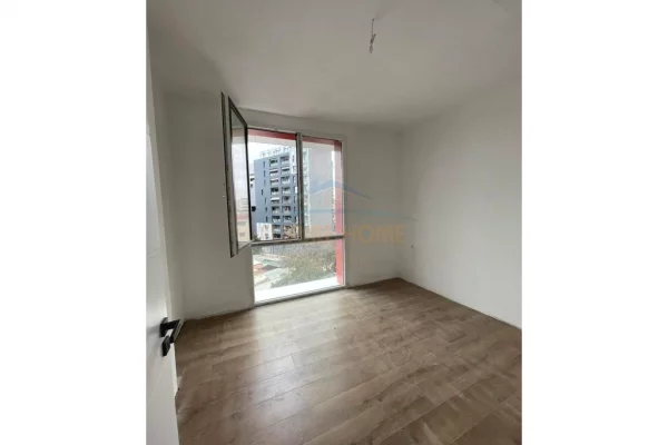 Shtepi ne shitje Apartament ne Tirane, 1+1, Mobilimi E mobiluar, Pagesa 105,000  Euro.