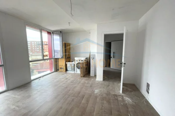 Shtepi ne shitje Apartament ne Tirane, 1+1, Mobilimi E mobiluar, Pagesa 105,000  Euro.