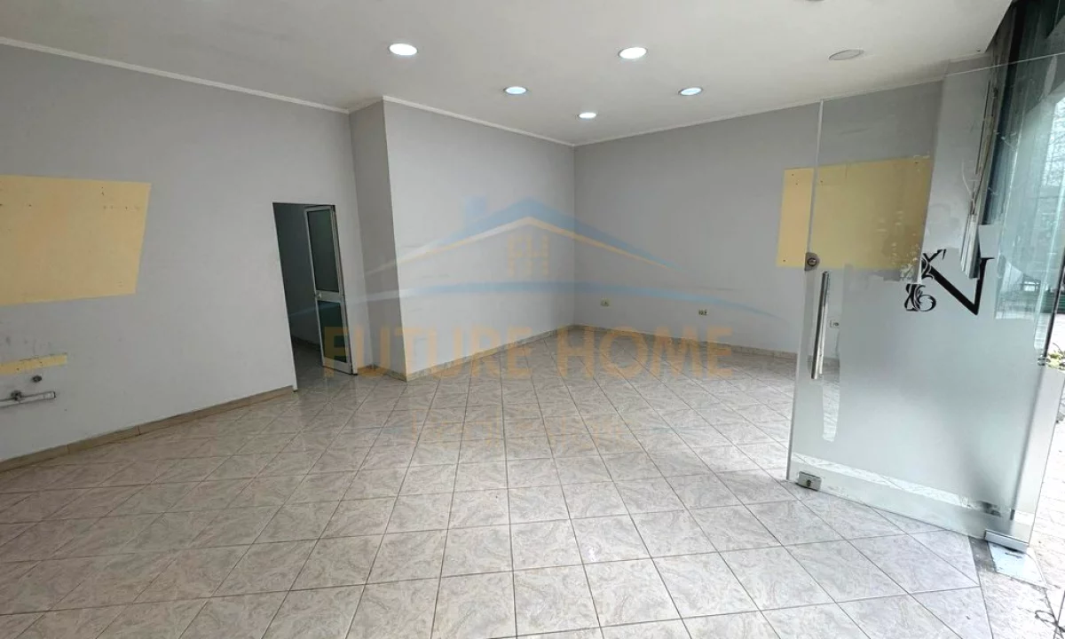 Qera, Ambient Biznesi , Pallatet Cabej , Misto Mame UNA62709