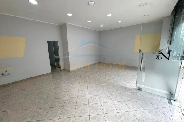 Qera, Ambient Biznesi , Pallatet Cabej , Misto Mame UNA62709