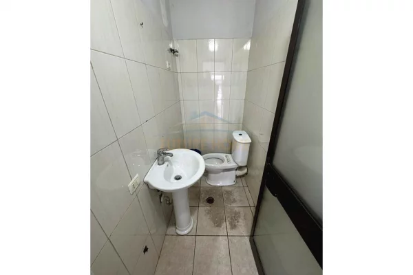 Qera, Ambient Biznesi , Pallatet Cabej , Misto Mame UNA62709