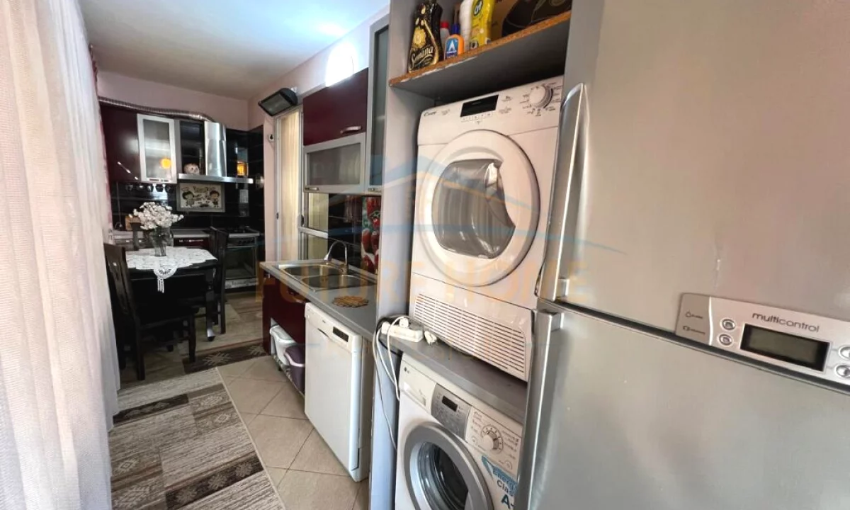 Shtepi me qera Apartament ne Tirane, 2+1, Mobilimi E mobiluar, Pagesa 500  Euro.