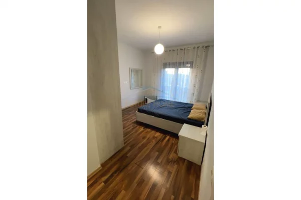 Shtepi me qera 2+1 ne Tirane - 650 Euro