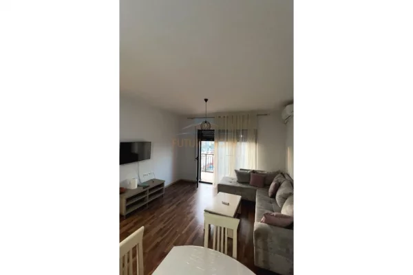 Shtepi me qera Apartament ne Tirane, 2+1, Mobilimi E mobiluar, Pagesa 650  Euro.